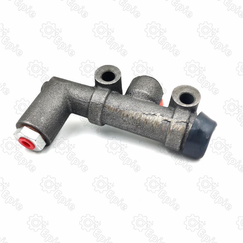 W023-41-990 High quality Clutch master cylinder for Mazda