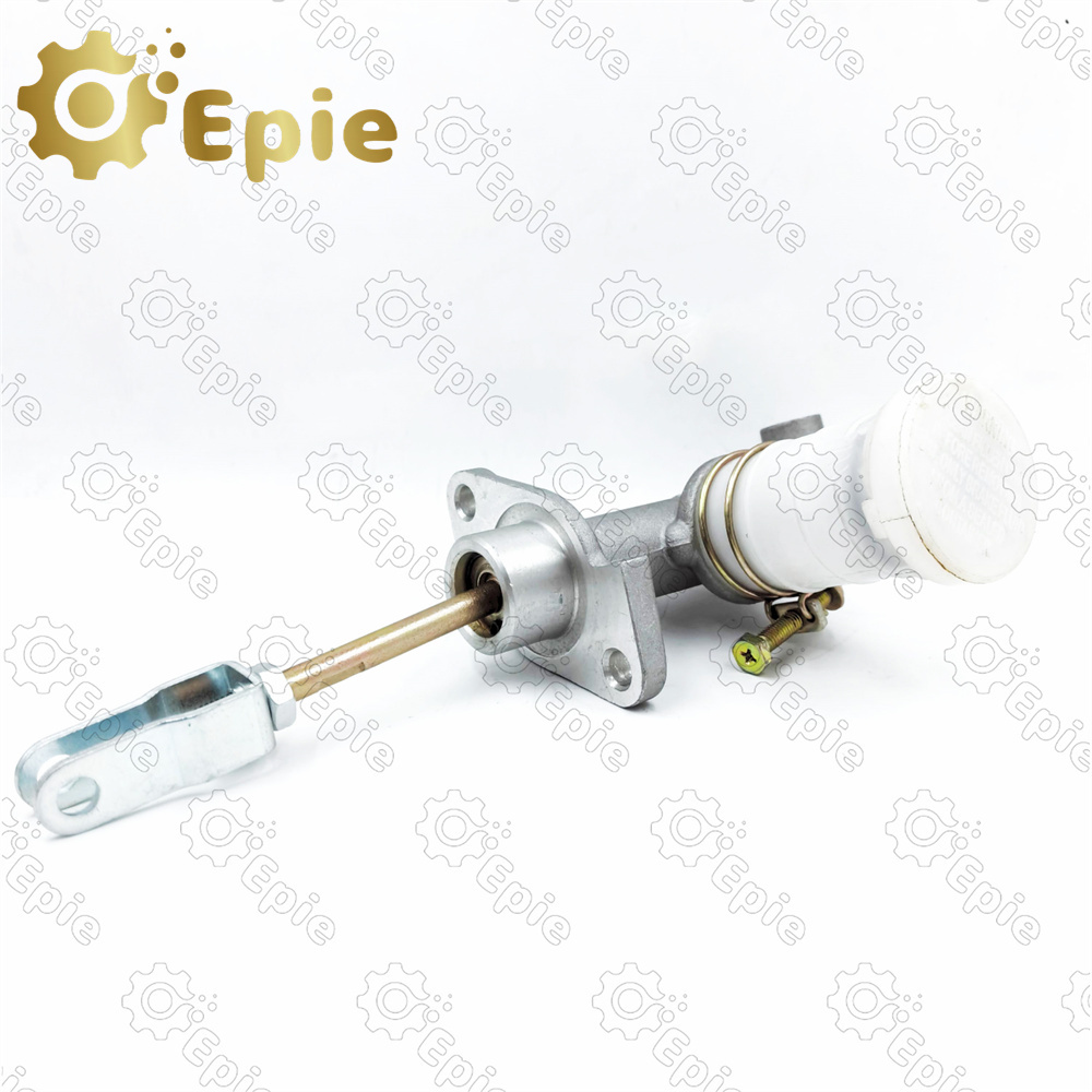 30610-15G00 High quality clutch master cylinder for Nissan